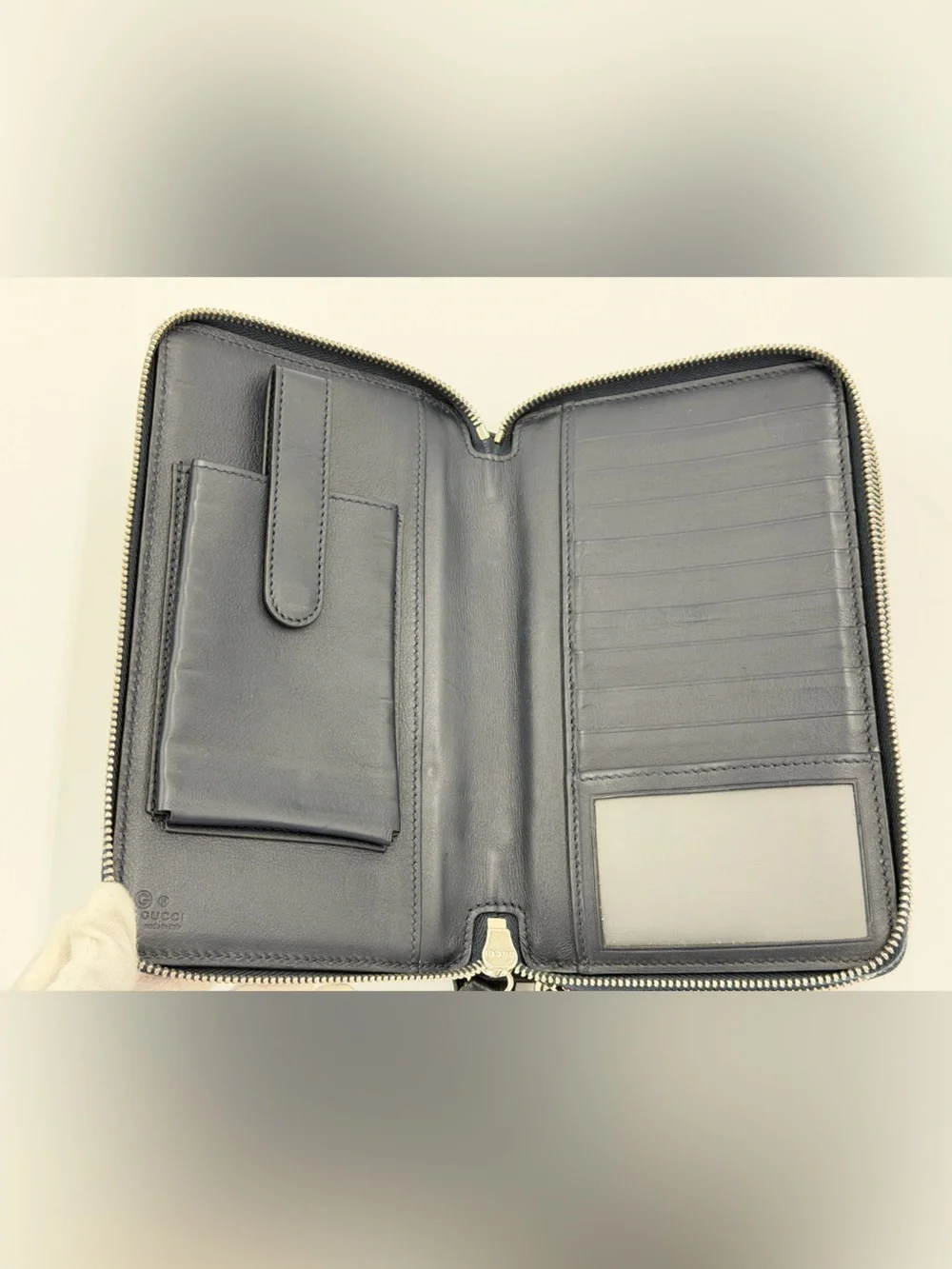 Gucci Navy Embossed GG Two Section Zip Around Leather Organizer Great Condition - Picture 4 of 16